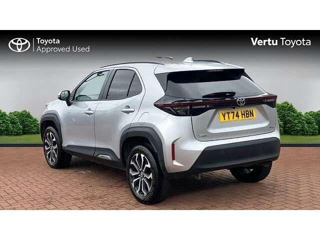 Used Toyota Yaris Cross Design 113 HP (83 kW) 2024 Silver SUV