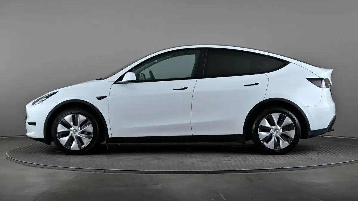 Używany Tesla Model Y Long Range AWD 282 kW (384 KM) 2022 Biały SUV