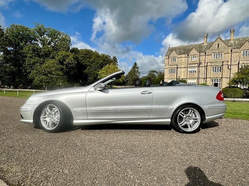Used Mercedes CLK55 AMG AMG 367 HP (269 kW) 2004 Silver Cabriolet