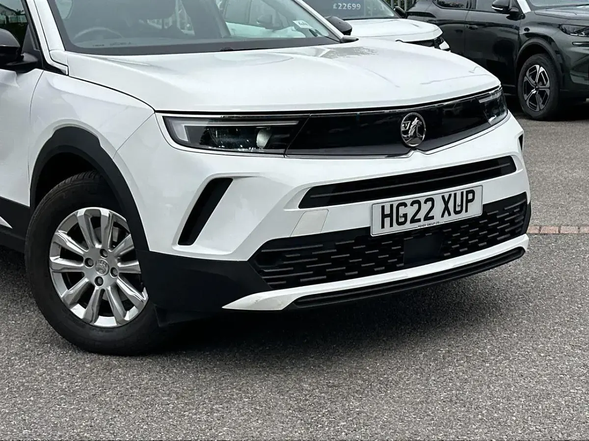 Used Vauxhall Mokka Edition 99 HP (72 kW) 2022 White SUV