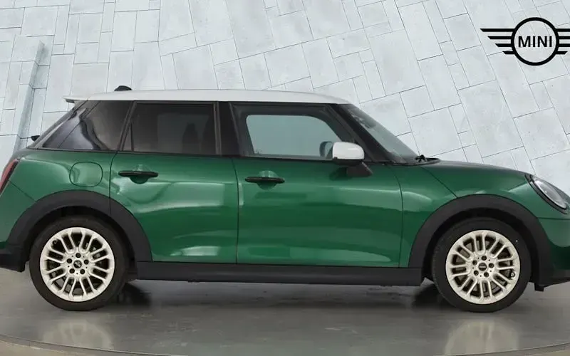 Used Mini Cooper Exclusive 150 kW (204 HP) 2026 Hatchback