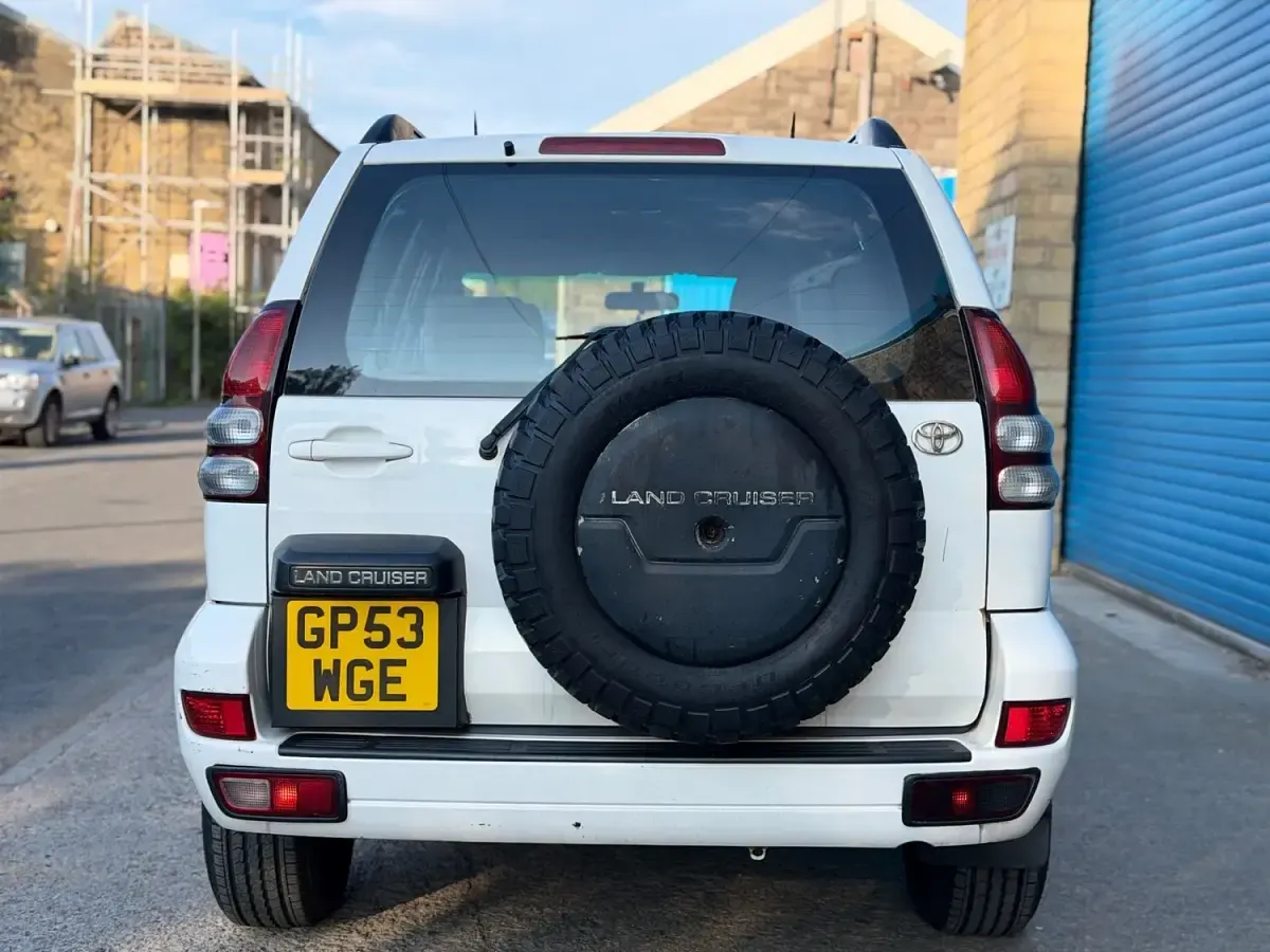 Used Toyota Land Cruiser 2004 White SUV