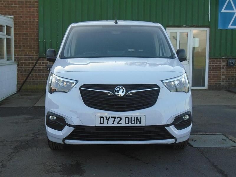 Used Vauxhall Combo Sportive 100 HP (73 kW) 2022 White MPV