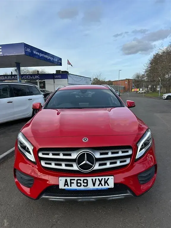 Used Mercedes GLA180 AMG 122 HP (89 kW) 2019 Red SUV