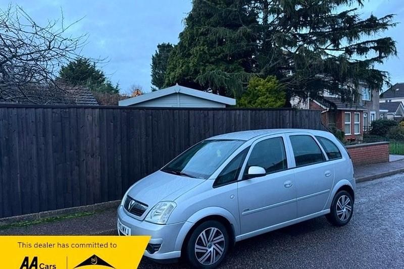 Used Vauxhall Meriva Club 89 HP (65 kW) 2010 Silver MPV