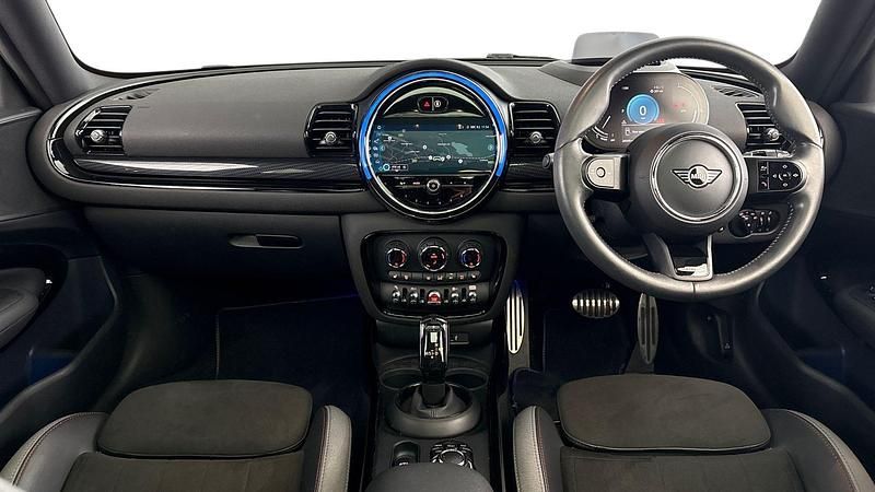 Used Mini Cooper Clubman Sport 134 HP (98 kW) 2022 Green Estate