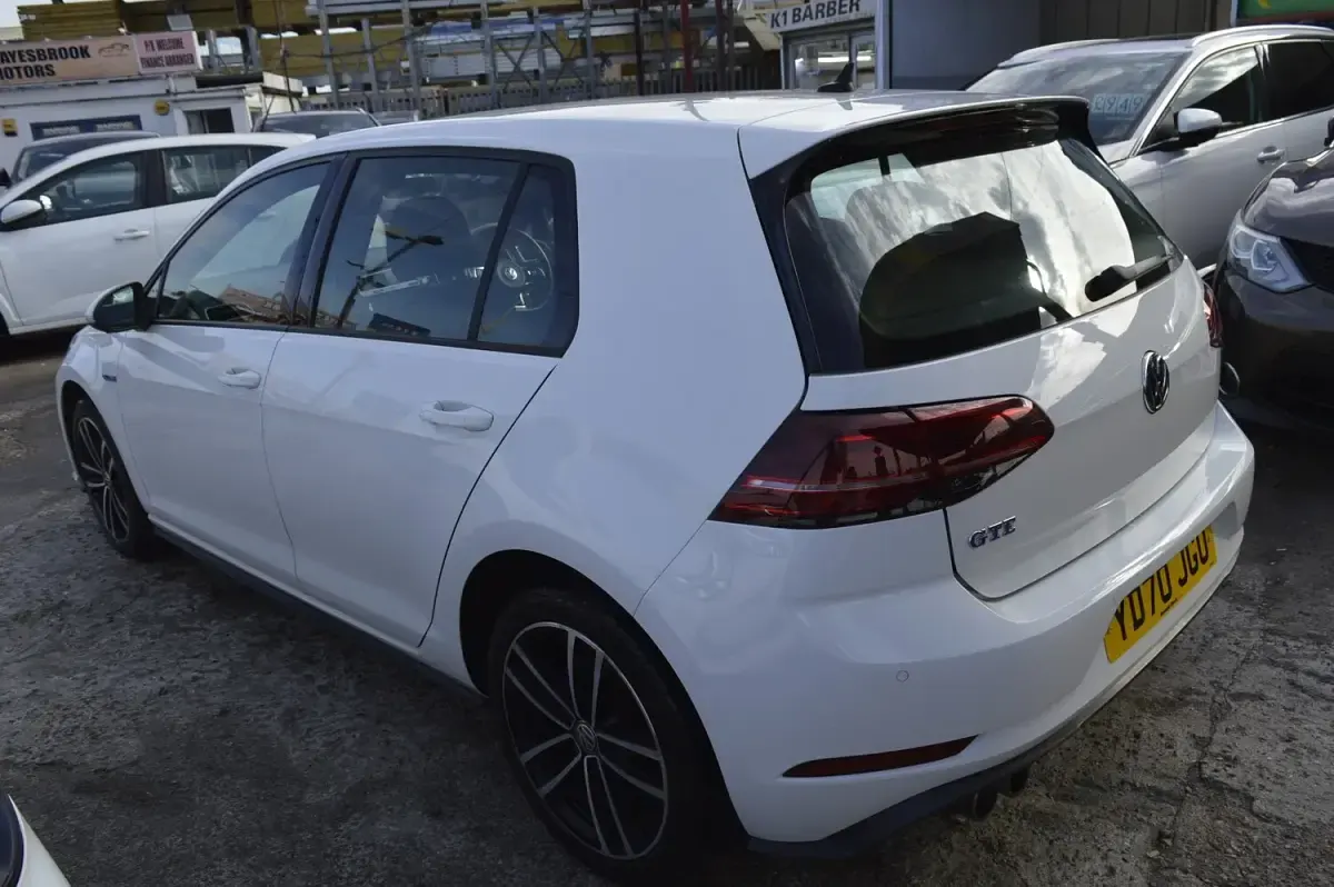Used VW Golf VII GTE 204 HP (150 kW) 2020 White Hatchback