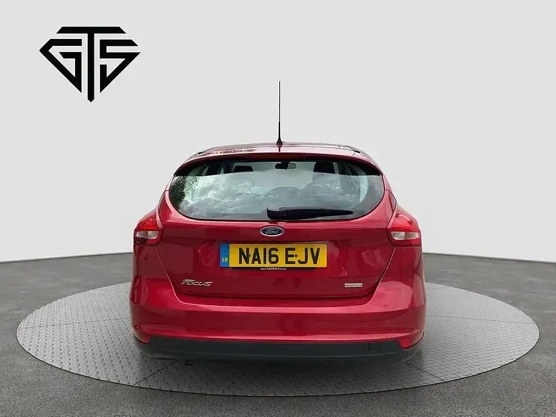 Used Ford Focus Zetec 2016 Red Hatchback