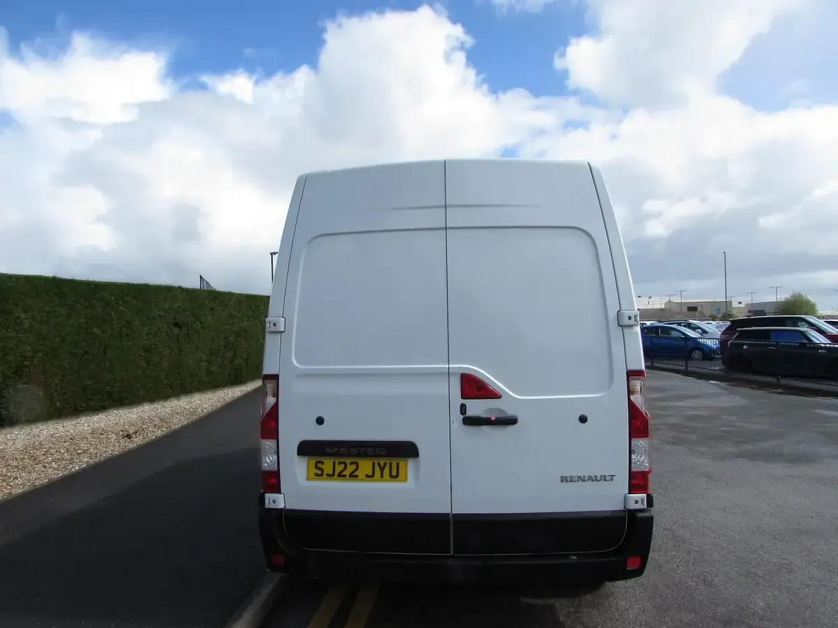 Used Renault Master Business 2022 White MPV
