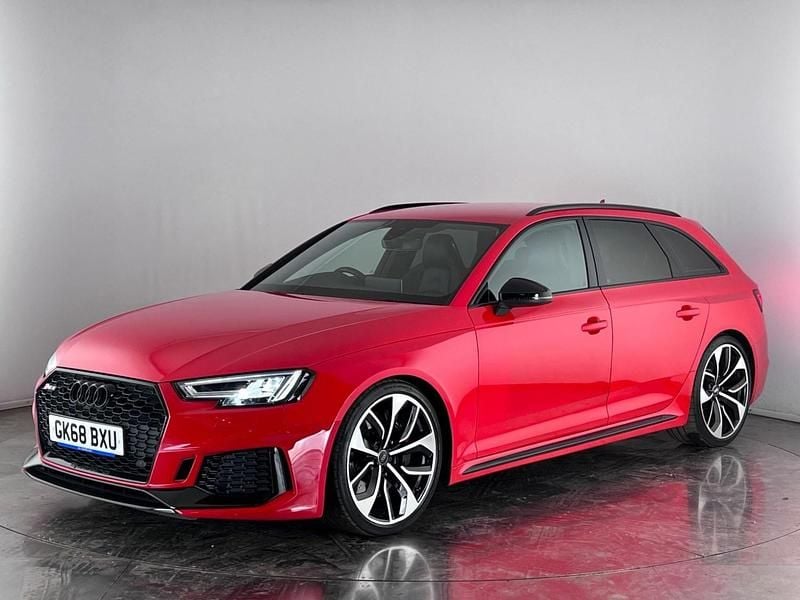 Used Audi RS4 Design 451 HP (331 kW) 2018 Red Estate