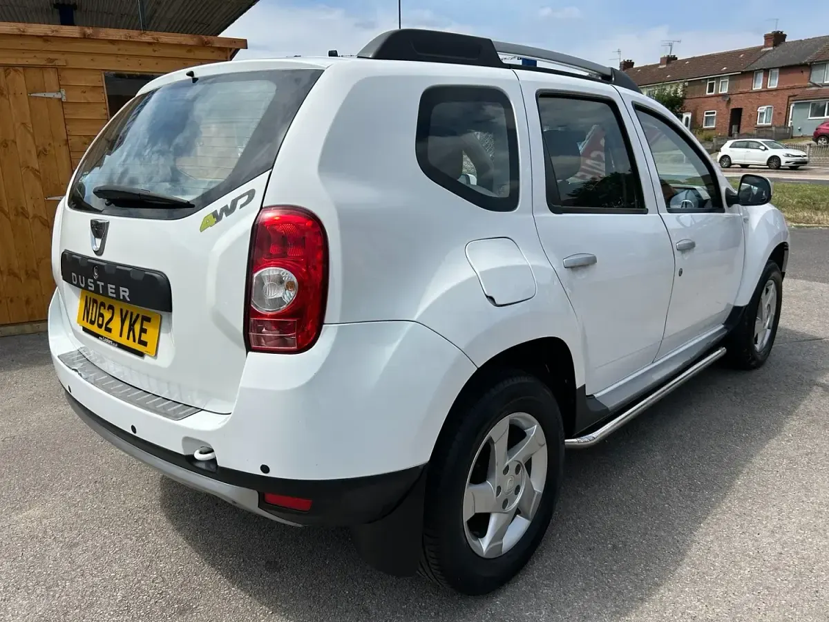 Used Dacia Duster Lauréate 2013 White SUV