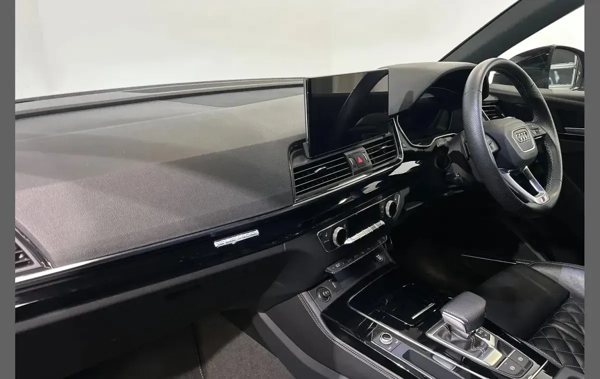 Used Audi Q5 Comfort 261 HP (191 kW) 2023 Blue SUV