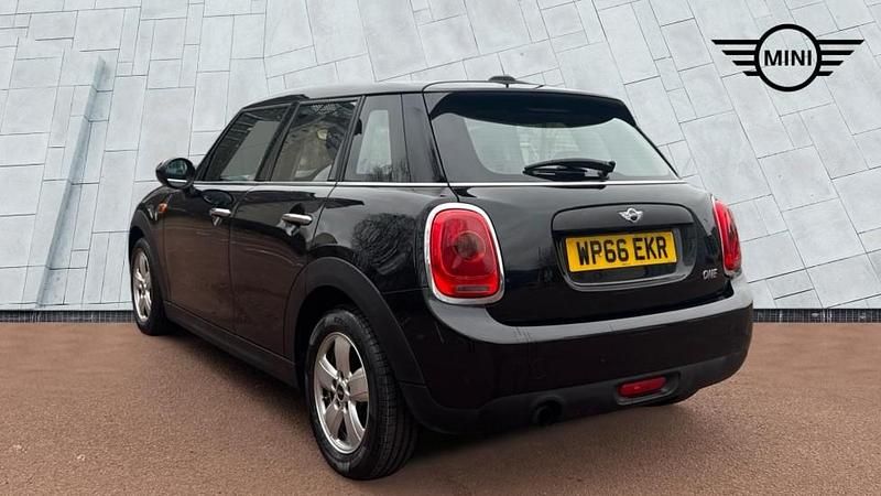 Used Mini ONE Hatch 101 HP (74 kW) 2016 Black Hatchback