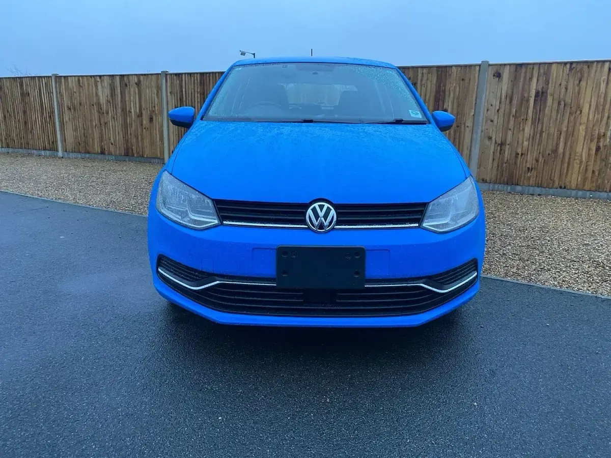 Used VW Polo SE 90 HP (66 kW) 2015 Blue Hatchback