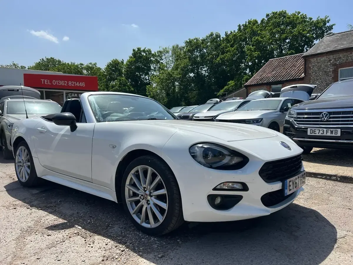 Used Fiat 124 Spider Lusso Plus 140 HP (102 kW) 2017 White Cabriolet