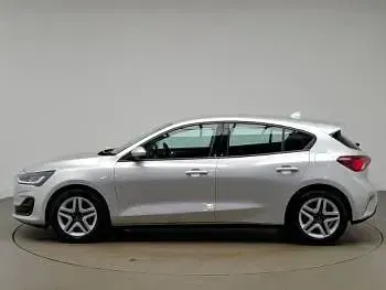 Begagnad Ford Focus Trend 120 HK (88 kW) 2022 Silver Halvkombi
