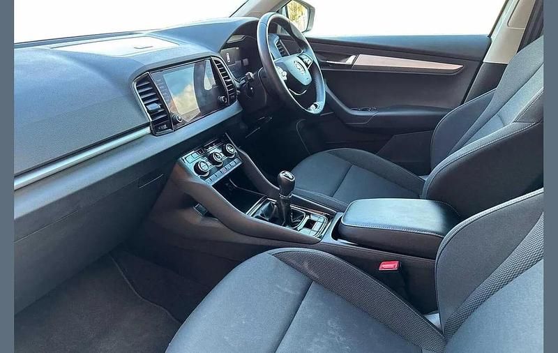 Used Skoda Karoq SE Drive 113 HP (83 kW) 2023 Moon white metallic SUV