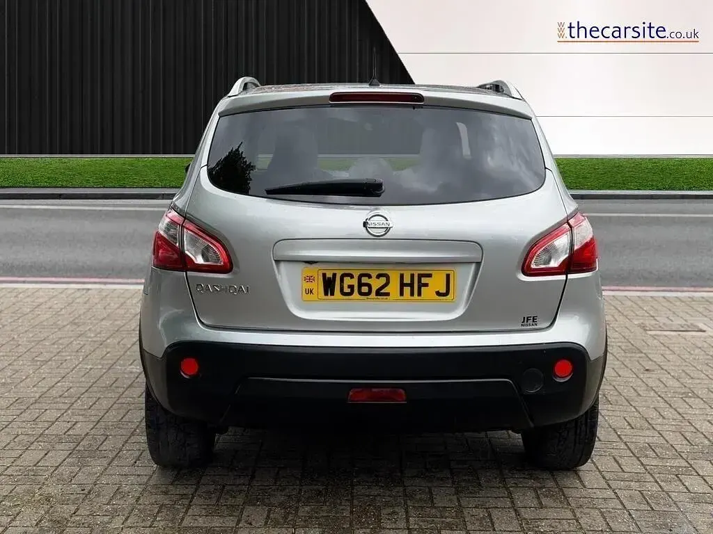 Used Nissan Qashqai N-TEC 117 HP (86 kW) 2013 Silver SUV
