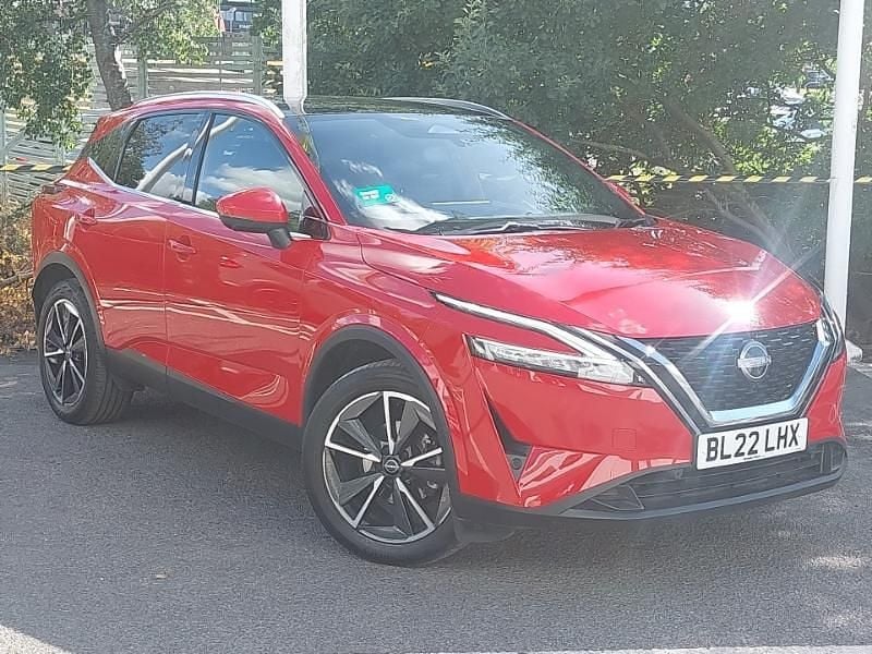 Red Used 2022 Nissan Qashqai Tekna SUV | £23,998 (Expensive) - Image 1/4