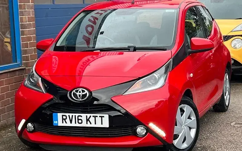 Second-hand Toyota Aygo X-play 69 CP (50 kW) 2018 Hatchback