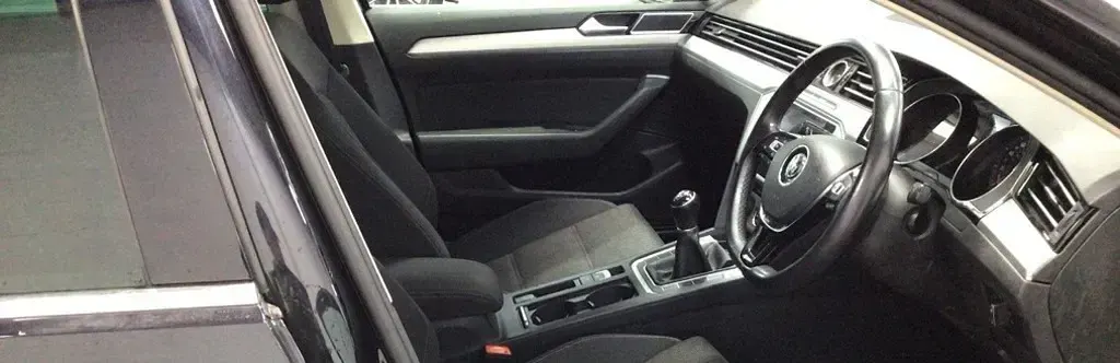 Used VW Passat Business 120 HP (88 kW) 2018 Black Estate