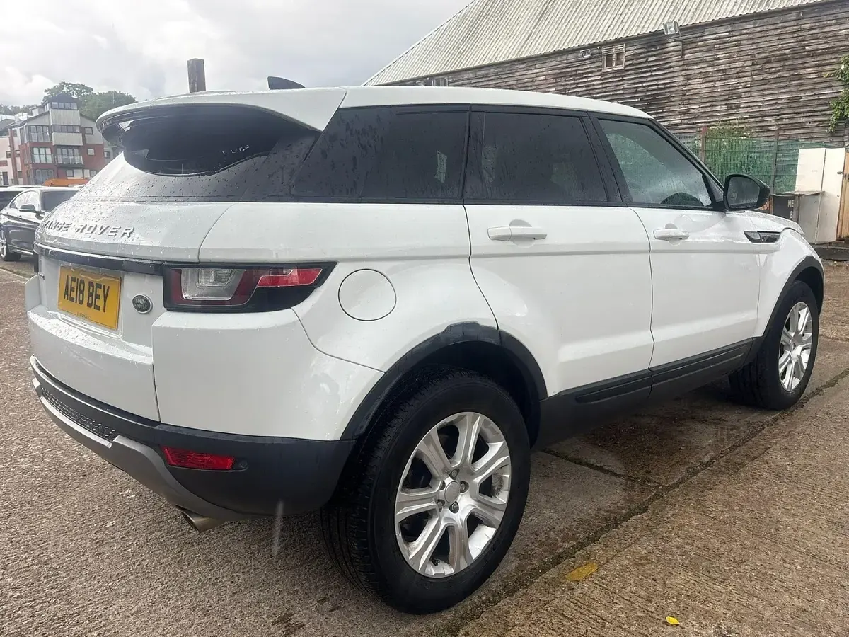 Używany Land Rover Range Rover evoque SE 2018 Biały Kombi