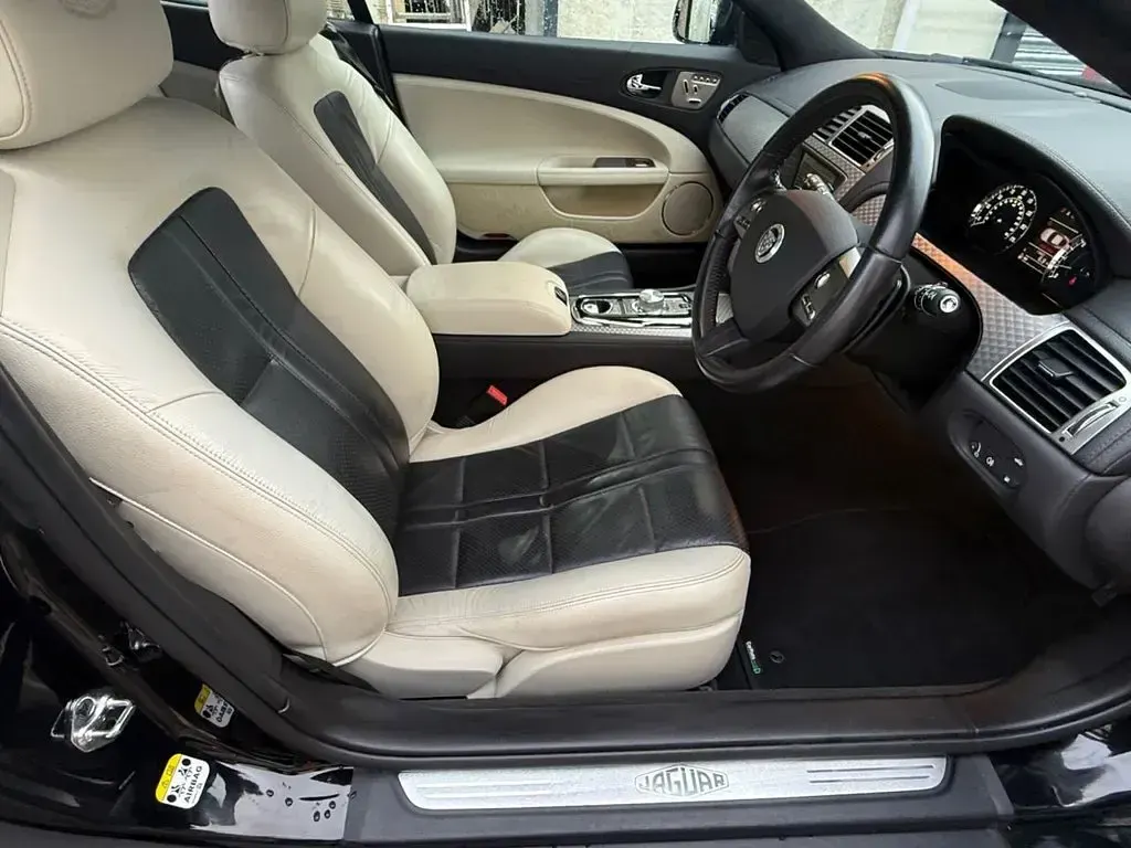 Used Jaguar XK 385 HP (283 kW) 2011 Black Coupe