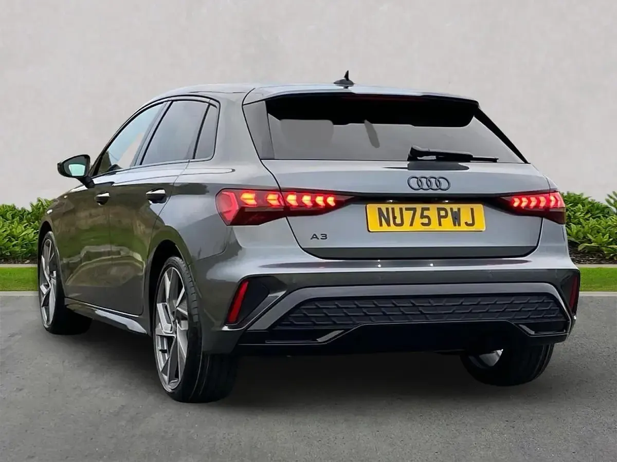 Used Audi A3 Advanced 147 HP (108 kW) 2025 Grey Hatchback
