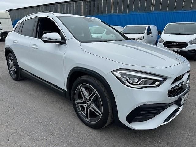 Used Mercedes GLA200 Executive 163 HP (119 kW) 2021 White SUV