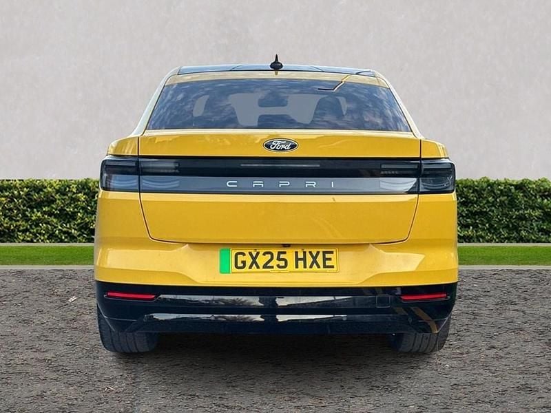 Used Ford Capri Premium 250 kW (340 HP) 2025 Yellow Estate