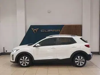Used Kia Stonic 99 HP (72 kW) 2023 White SUV