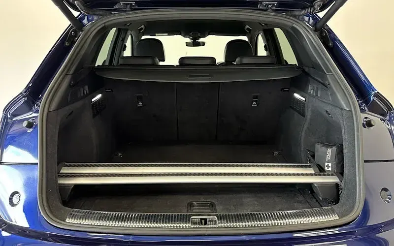 Used Audi Q5 Design 190 HP (139 kW) 2019 Blue SUV