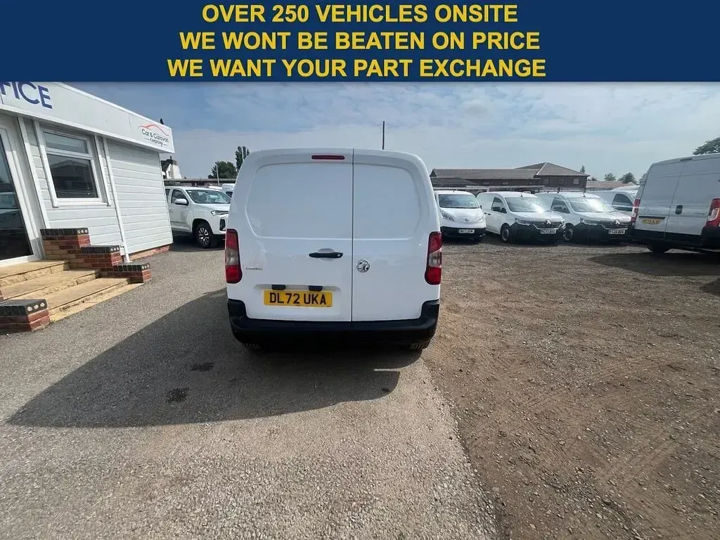 Used Vauxhall Combo S 100 HP (73 kW) 2023 White MPV