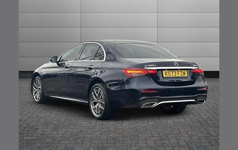 Used Mercedes E400 AMG Line Premium 334 HP (245 kW) 2023 Blue Sedan