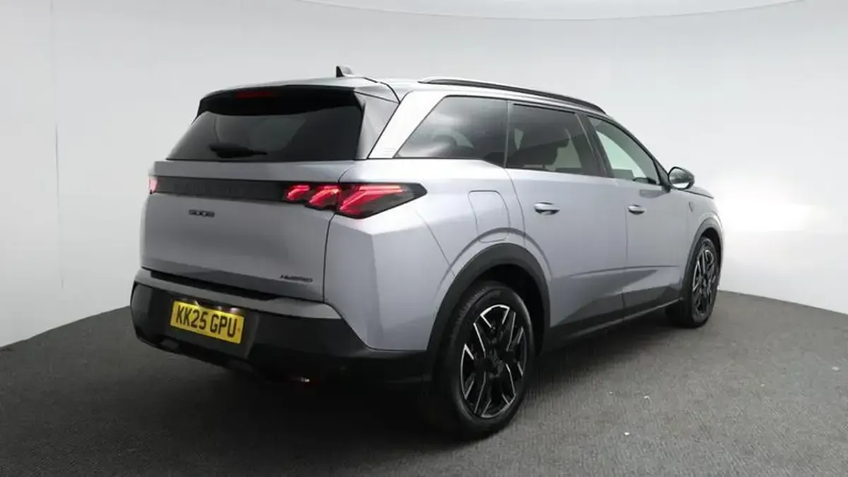 Used Peugeot 5008 GT 143 HP (105 kW) 2025 Grey SUV