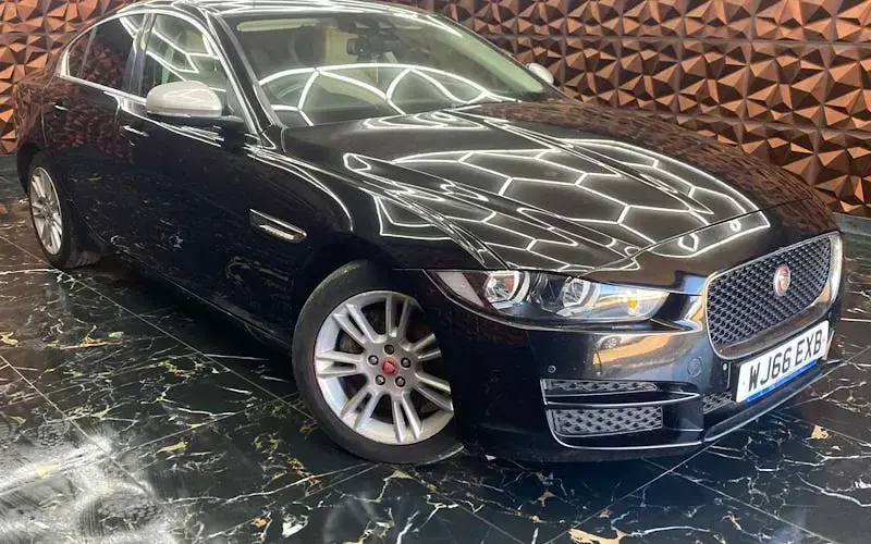 Used Jaguar XE Prestige 179 HP (131 kW) 2016 Sedan