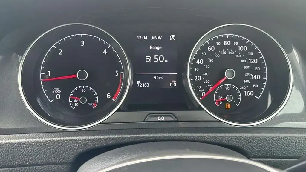 Usado VW Golf VII SE 113 HP (83 kW) 2017 Prateado Carrinha