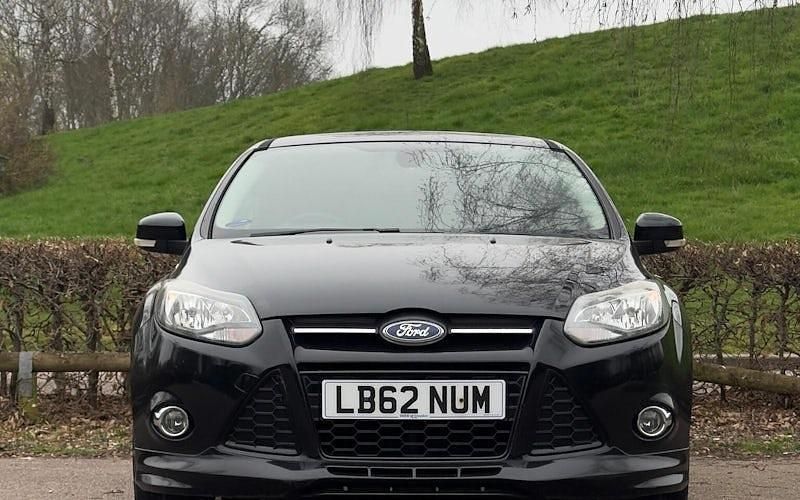 Used Ford Focus Zetec 125 HP (91 kW) 2014 Hatchback