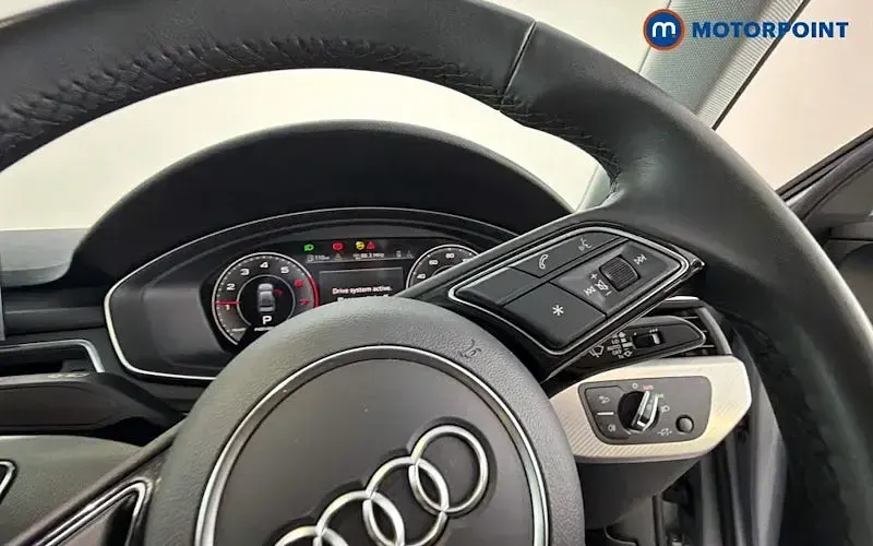 Used Audi A4 Sport 150 HP (110 kW) 2023 Silver Sedan