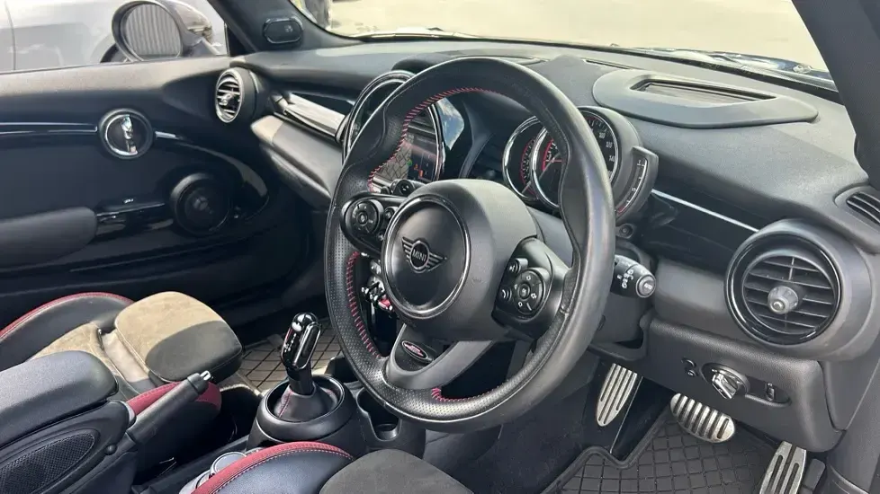 Used Mini John Cooper Works Hatch 228 HP (167 kW) 2019 Blue Hatchback