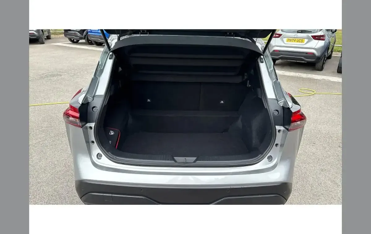Used Nissan Qashqai Acenta Premium 158 HP (116 kW) 2023 Silver SUV