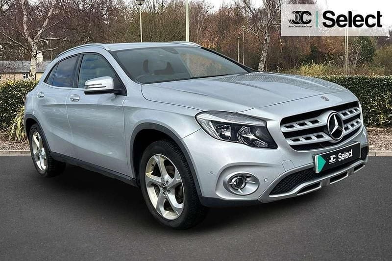 Silver Used 2018 Mercedes GLA200 Executive SUV | £15,300 (Fair price) - Image 1/4