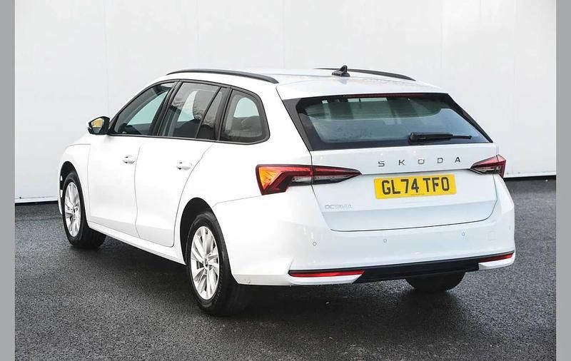 Used Skoda Octavia SE Technology 113 HP (83 kW) 2024 Moon white metallic Estate