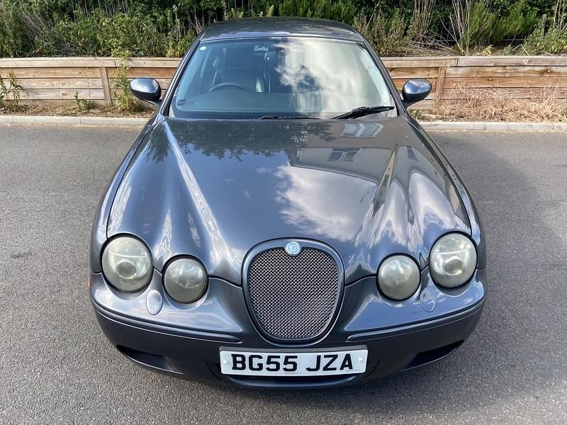 Usado Jaguar S-Type R 400 HP (294 kW) 2005 Cinzento Sedan