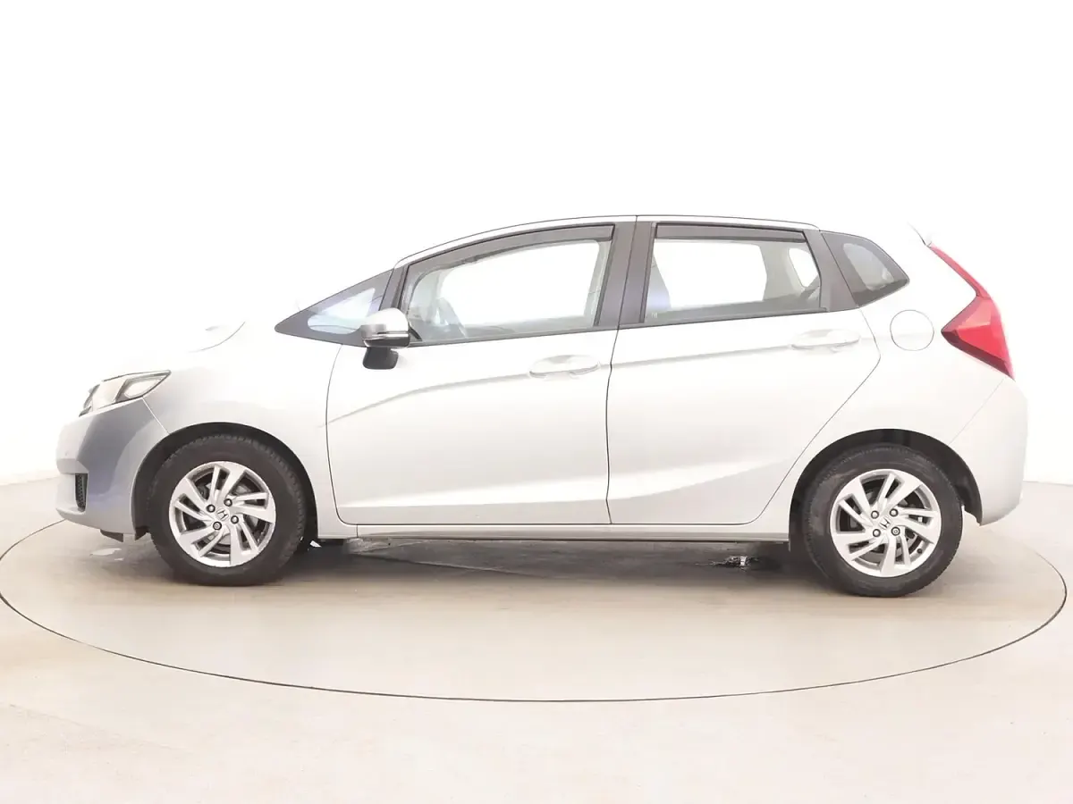 Used Honda Jazz SE 102 HP (75 kW) 2016 Silver Hatchback
