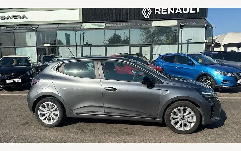 Used Renault Clio Evolution 143 HP (105 kW) 2025 Grey Hatchback