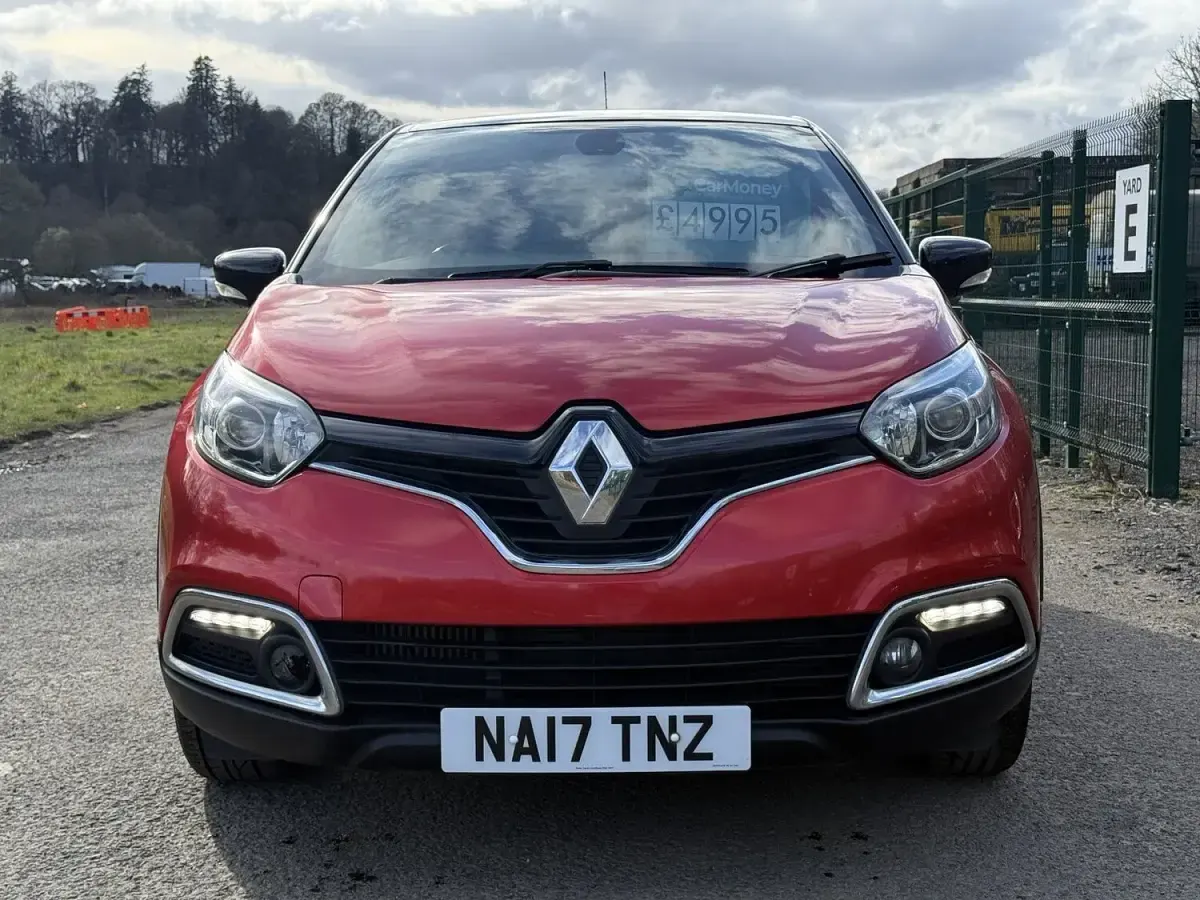 Used Renault Captur Dynamique 90 HP (66 kW) 2017 Red SUV