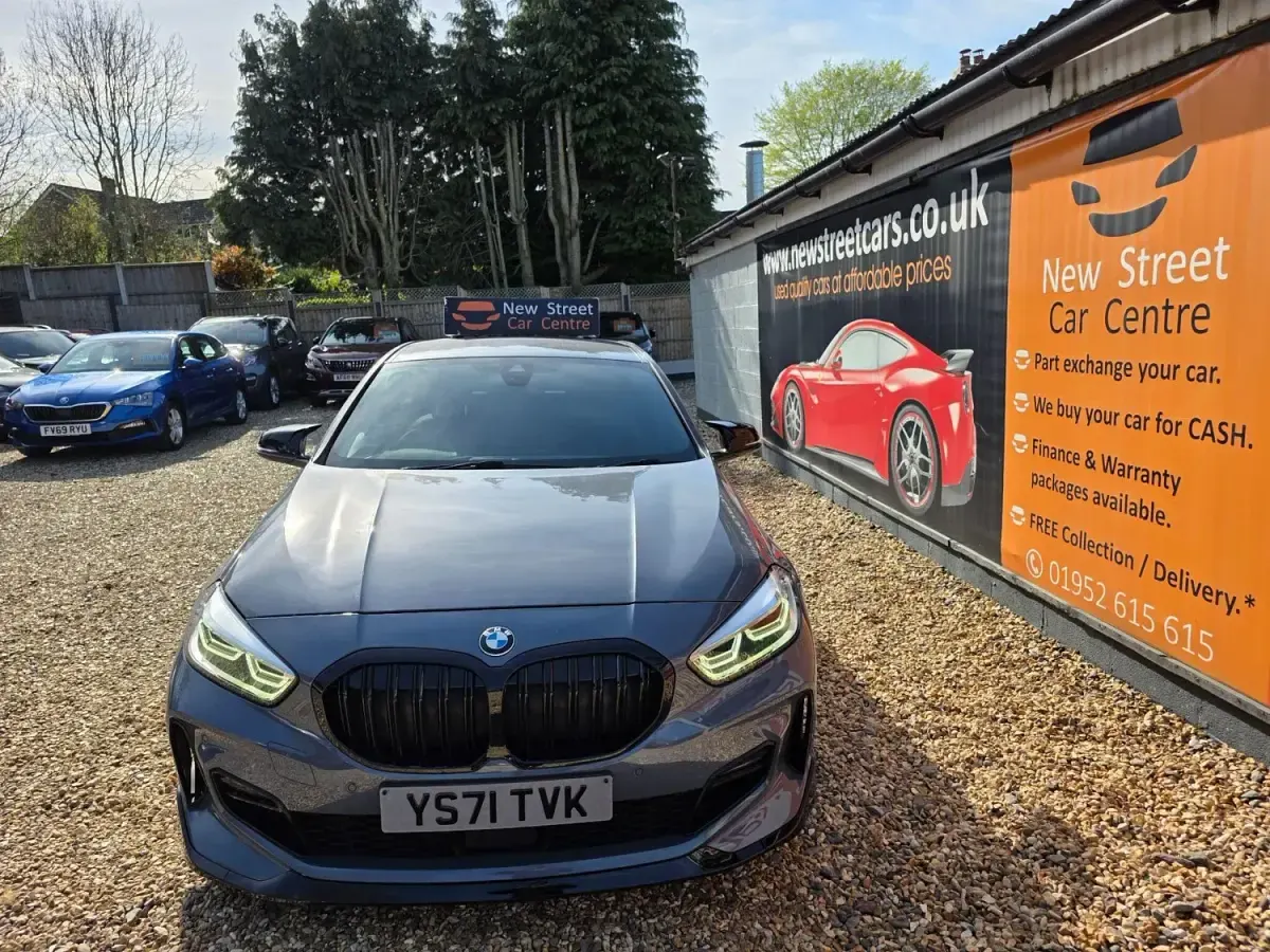 Usado BMW 118 M Sport 2021 Gris Utilitario