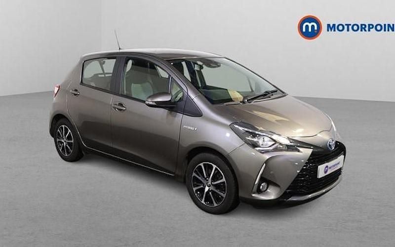 Used Toyota Yaris Hybrid 101 HP (74 kW) 2018 Bronze Hatchback