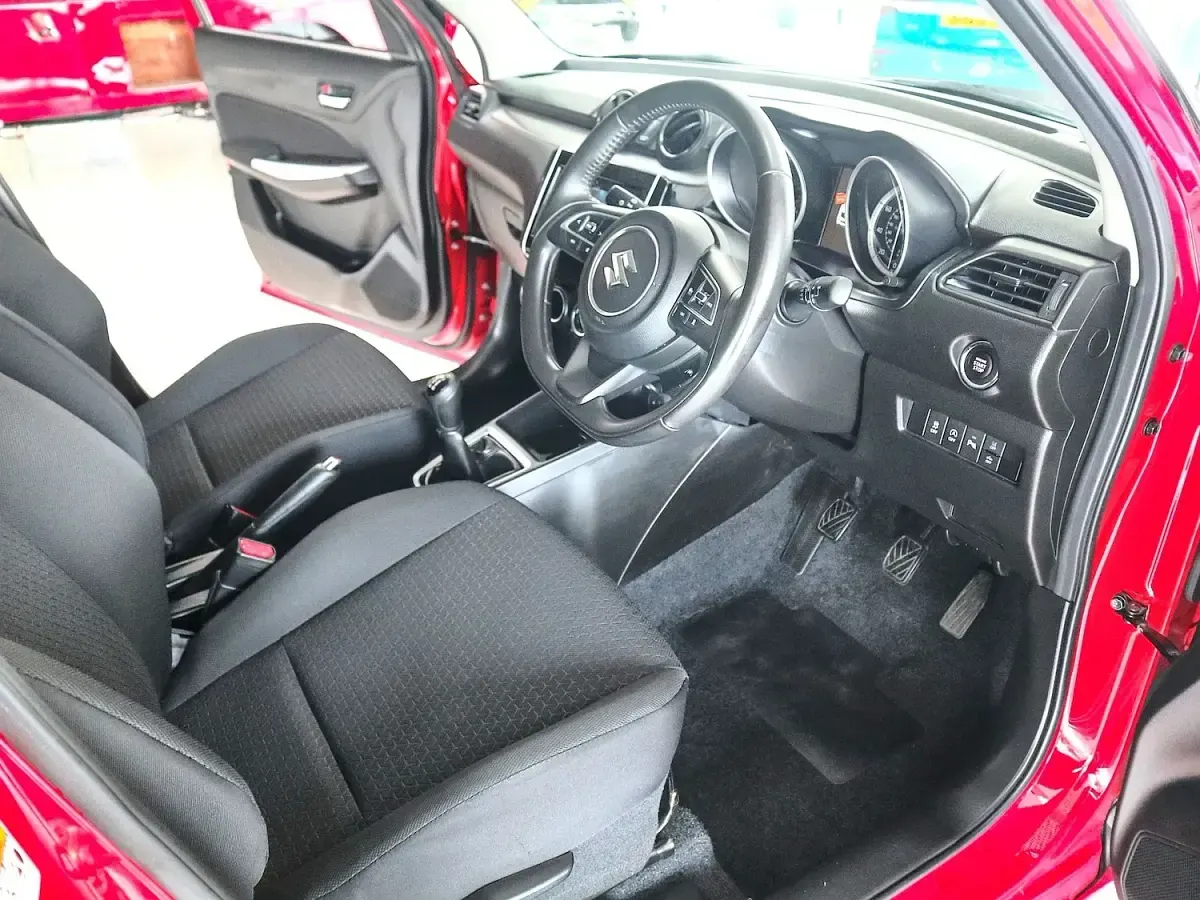Used Suzuki Swift SZ5 83 HP (61 kW) 2023 Red Hatchback